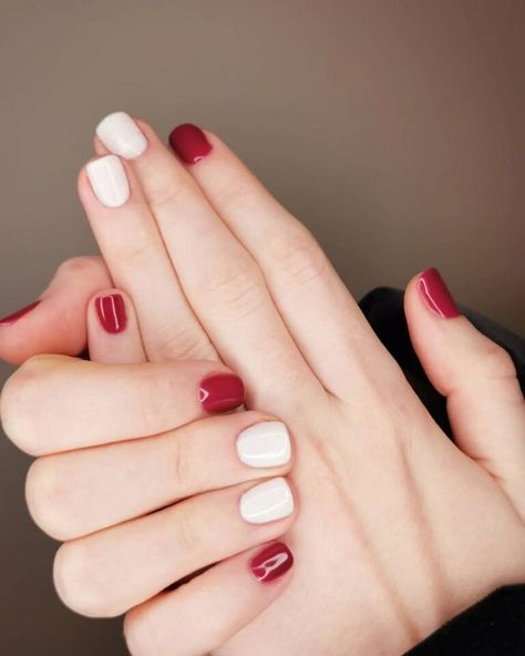 Red And White Gel Nails, Red White Nails Design, Red And White Short Nails, Red And White Nails Short, Red And White Nails Ideas, White And Red Nails Ideas, Nails White And Red, Red And White Nail Art, White And Red Nails