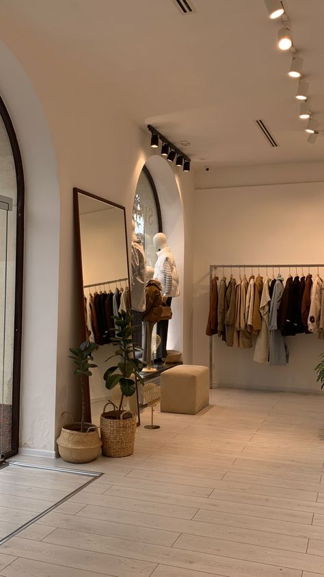 Neutral Clothing Aesthetic Closet, Fancy Boutique Interior, Minimalist Boutique Design, Aritzia Store Interior, Fitting Room Design Retail, Scarf Shop Design, Cloth Shop Interior Design Small Spaces, Clothing Stores Interior, Clothing Store Interior Design Ideas