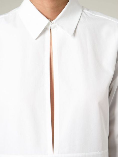 Minimal Stil, Minimalist Moda, Classic White Shirt, Clothing Details, Moda Vintage, White Shirts, Mode Inspiration, Style Outfits, Minimal Fashion