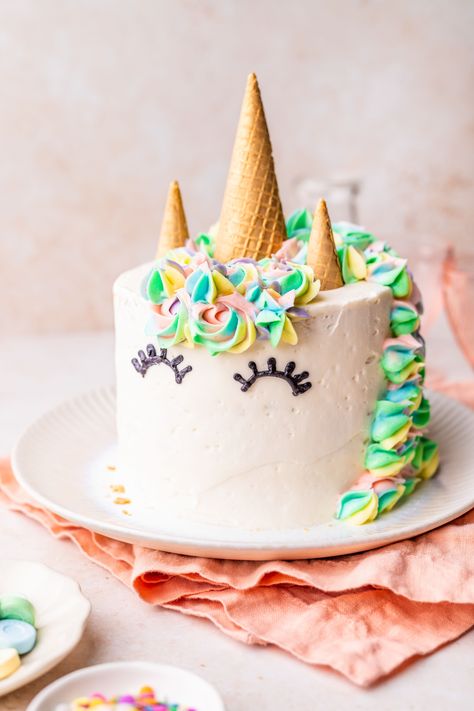 Ready for the most whimsical cake recipe ever? This step-by-step guide delivers a unicorn cake that will have everyone at your next birthday party in awe! Cake Unicorn, Diy Unicorn, Cake Aesthetic, Unicorn Birthday Cake, Birthday Cake Recipe, Box Cake Mix, Costume Diy, Simply Recipes, Cake Designs Birthday