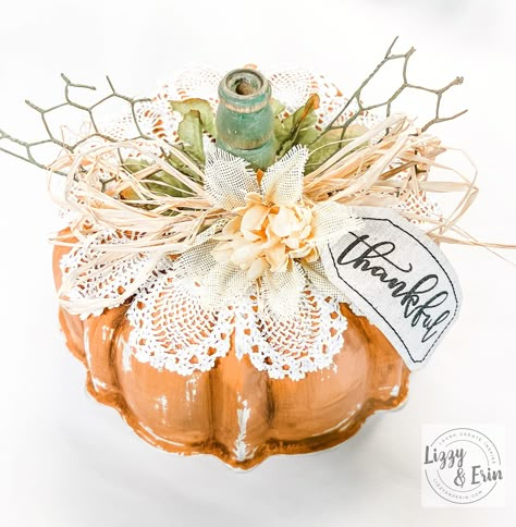 Bundt Cake Pan Repurposed, Repurposed Bundt Pan, Bundt Pan Crafts Ideas, Bundt Pan Pumpkins, Fall Booth Ideas, Bunt Pan Pumpkin Craft, Bundt Pan Crafts, Bundt Pan Pumpkin Craft, Diy Fall Crafts To Sell