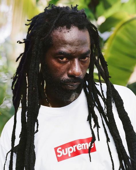 Surpeme honors reggae singer Buju Banton with a photo bogo t-shirt Buju Banton, Supreme Clothing, Rasta Man, Supreme Sticker, Reggae Artists, Reggae Style, Roots Reggae, Black Punks, Reggae Music