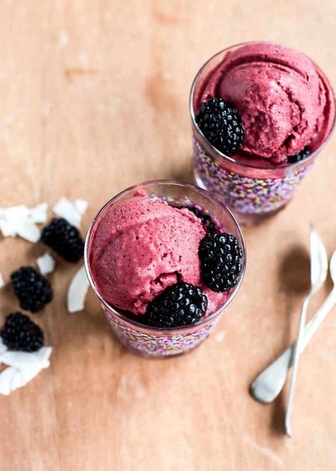 Coconut Sorbet Recipe, Sorbet Is, Coconut Sorbet, Green Snacks, Sorbet Recipe, Berry Sorbet, Easy Green Smoothie, Plant Based Snacks, Sorbet Recipes