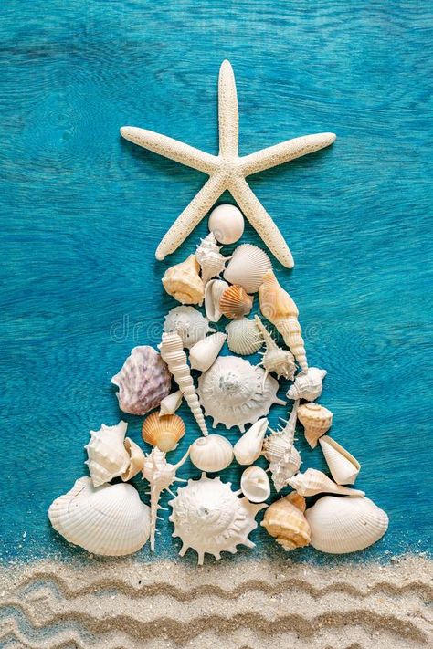 Sand Decoration, Cinnamon Rolls Christmas, Hot Cocoa Ornaments, Boho Minimalism, Aesthetic Christmas Wallpaper, Christmas Tree Photography, Christmas Branches, Bottle Brush Christmas Trees, Candy Cane Ornament