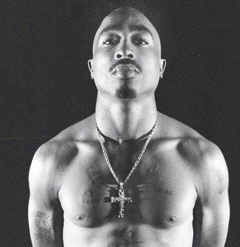 Tupac Cross, Tupac Pictures, All Eyez On Me, Black Entertainment, Snoop Dog, Black Hollywood, Tupac Shakur, Hip Hop Rap, Hip Hop Jewelry