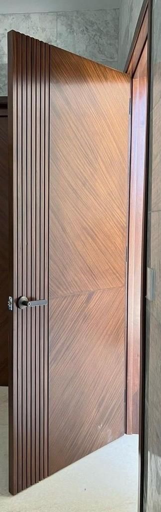 Venner Doors Design, Flush Doors Design Modern, Pintu Hpl, Security Door Design, Veneer Doors, Amazing Gates, House Main Door, Flush Door Design, House Main Door Design