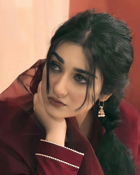 Raqs E Bismil Sarah Khan Makeup, Sara Khan In Raqs E Bismil, Break Quotes, Blonde Goth, Sara Khan, Sarah Khan, Quotes Videos, Heart Break, Celebrity Fashion Looks