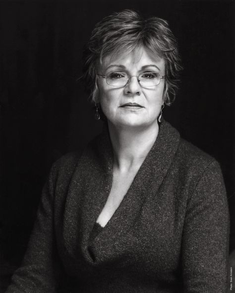 Julie Walters - Is there anything this woman can't do?! Julie Walters, Heroes Book, Laughing And Crying, Popular People, Business Portrait, National Theatre, British Actresses, Great Women, Yesterday And Today