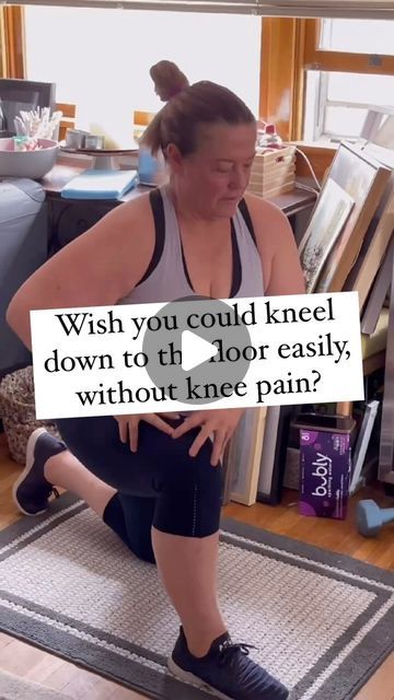 Alyssa Kuhn DPT | Osteoarthritis Expert on Instagram: "How to practice kneeling ✅ Whether you have mild knee arthritis, bone on bone knees or history of a knee replacement- kneeling is possible, it needs to be worked up to though ☝🏽 So many people avoid kneeling due to pain and a thought that it will hurt the joint even more- stemmed from articles on the internet and people telling you to avoid it 🫠 That’s simply not true and kneeling is a vital activity to get something from the floor, clean, play with grandkids or pets and so much more. “There is currently no evidence that there is any clinical reason why patients should not kneel on their replaced knee, and reasons for not kneeling could be addressed through education and rehabilitation” (Wylde et al. 2019) You can get your knee( Alyssa Kuhn, Knee Relief, Knee Pain Exercises, Building Strength, Daily Exercise Routines, Daily Exercise, Knee Exercises, Exercise Routines, Knee Replacement