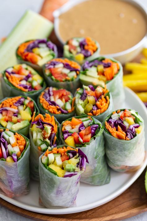 Easy Summer Rolls Recipe- this summer rolls are PACKED full of veggies and great as an appetizer or even as a meal. #vegan #veggies #vegetarian Vegetable Rolls, Summer Rolls Recipe, Vegan Spring Rolls, Fresh Spring Rolls, Jo Cooks, Summer Rolls, Egg Roll, Egg Rolls, Spring Rolls