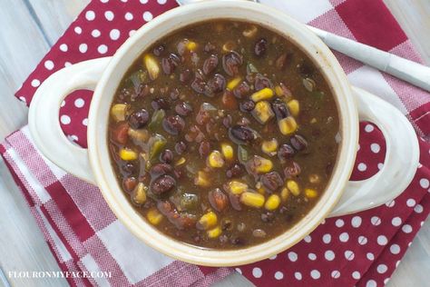 Crock Pot Slow Cooker Black Bean Corn Soup recipe via flouronmyface.com Black Bean And Corn Soup Recipe, Black Bean Soup Crock Pot, Bean And Corn Soup, Crock Pot Soups, Crock Pot Vegetarian, Spicy Bean Soup, Busy Weeknight Meals, Black Bean Stew, Corn Soup Recipes