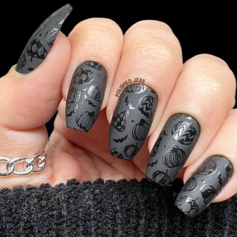 Cute Halloween Designs, Nail Stamping Designs, Magical Halloween, October Nails, Circus Performers, Styling A Buffet, Nail Stamping Plates, Stamping Nail Art, Nail Art Kit