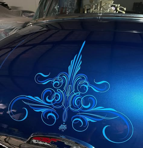 Pin Stripe Car, Pinstripe Tattoo Ideas, How To Paint A Car, Lowrider Pinstriping, Pin Striping Art, Pinstripe Car, Car Pinstriping, Car Paint Jobs, Pinstripe Art