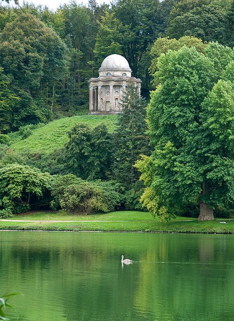 Temple of Apollo from across the Lake at Stourhead Gardens Garden Follies, Temple Of Apollo, Outdoor Scenery, Literary Travel, Garden Pavilion, Victorian Garden, Life Map, Mood Boost, England And Scotland