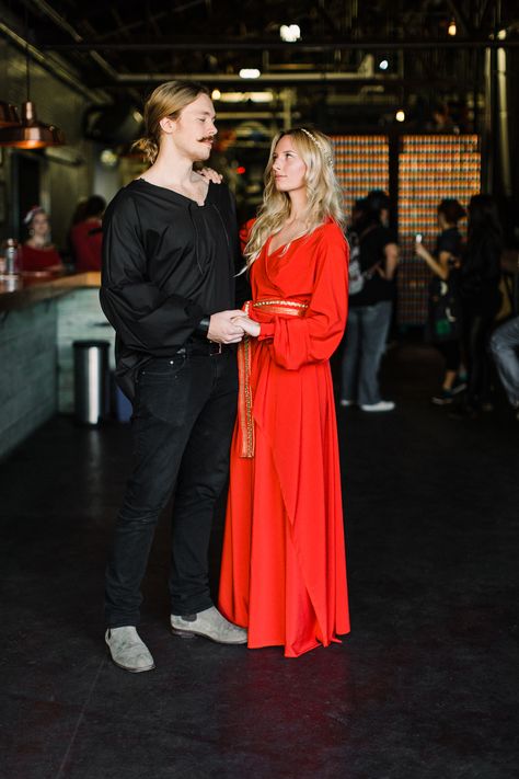 The Princess Bride Halloween Costume, Princess Bride Costume Couple, Westley And Buttercup Costume, Princess Bride Halloween Costumes, Princess Buttercup Costume, The Princess Bride Costumes, Buttercup Princess Bride Costume, Princess Buttercup And Wesley Costume, Princess Buttercup