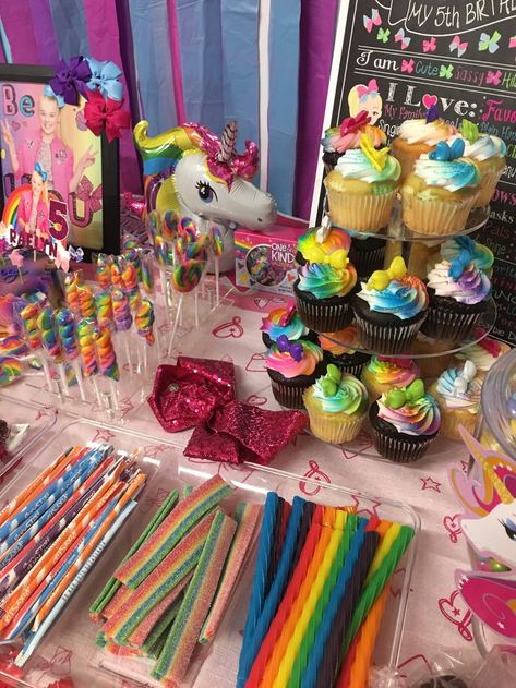 Jojo Siwa Food Ideas, Jojo Siwa Cupcake Cake, 8 Yo Birthday Party Ideas, Jojo Siwa Birthday Party Ideas Food, Diy Jojo Siwa Party Decorations, Jojo Siwa Party Ideas, Lisa Frank Party Food, Jojo Siwa Cookies, Jojo Siwa Birthday Party Ideas Decoration