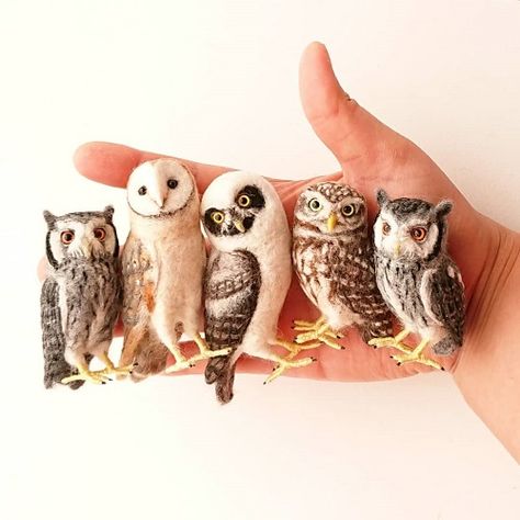 My Owl Barn: Japanese Artist Makes Miniature Felted Sculptures With Insane Detail Felted Owls, Sculpture Bird, Needle Felted Owl, Felt Owl, Needle Felting Projects, Felt Birds, Art Community, Japanese Artists, Felt Animals