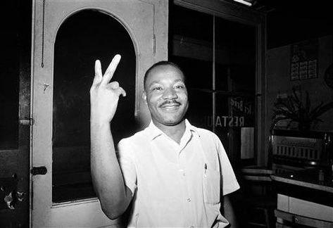 Martin Luther King Flashed a Peace Sign After Passage of the Civil Rights Act of 1964 - Photographs & Images - Civil Rights Library of St. Augustine Civil Rights Act Of 1964, Mlk Quotes, Dr Martin Luther King Jr, Mlk Jr, Dr Martin Luther King, African American Culture, Martin Luther King Day, Reaction Face, American Culture