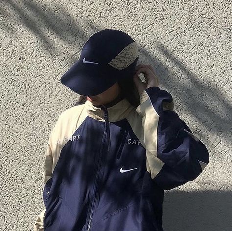 Tech Fleece Girl, Clothes Aesthetic Men, Lacoste Tn Girl, Nike Clothes Aesthetic, Taurus + Core + Aesthetic, Nike Tech Fleece Drip Girl, Monster Energy Girls, Nike Clothes, Baggy Dresses