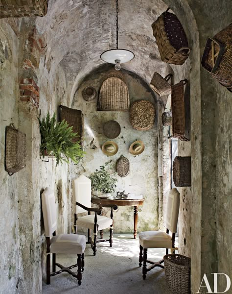 Rustic Outdoor Spaces, Style Toscan, Rustic Italian Home, Tuscan Design, Rustic Italian, Tuscan Villa, Tuscan Decorating, Tuscan Style, Rustic Outdoor