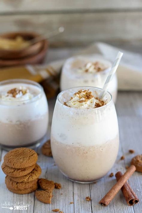 Gingerbread Smoothie Gingerbread Smoothie, Healthy Gingerbread, Fall Smoothies, Celebrating Sweets, Banana Apple Smoothie, Iced Coffee Protein Shake, Best Smoothies, Christmas Morning Breakfast, Yummy Smoothie Recipes