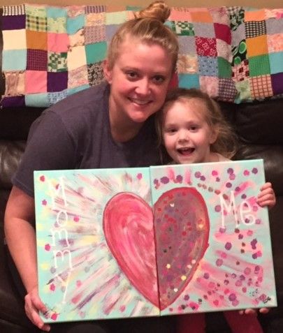 Mommy And Me Painting Ideas, Mommy And Me Painting, Diy Crafts For Couples, Mom And Daughters Painting, Small Canvas Art Ideas, Crafts For Couples, Mother Daughter Crafts, Canvas Art Ideas, Mother Daughter Art