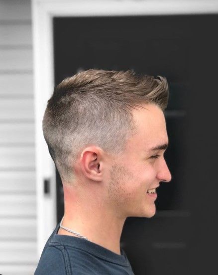 Fade Cut with Side Part Hairstyle for Teenage Guys Haircuts For Teen Boys, Skin Fade Hairstyle, Hairstyles For Teenage Guys, Man Haircuts, David Hair, 100 Hairstyles, Teen Haircuts, Short Hair For Boys, Teen Boy Haircut