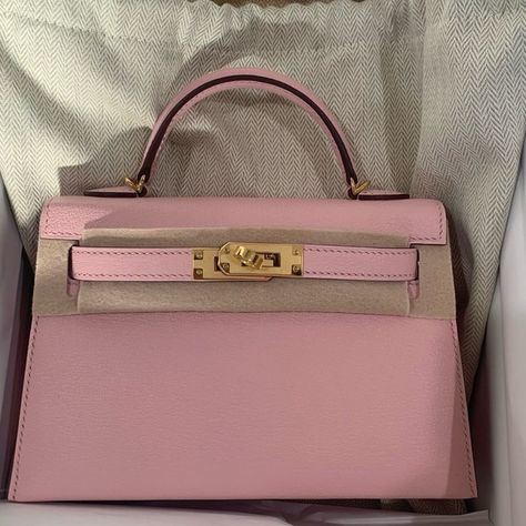 Authentic Hermes Mini Kelly Swift 18cm In Pink (NIB) Hermes Mini Kelly Pink, Pink Mini Kelly, Mini Kelly, Dream Bags, Vision Board Pictures, Hermes Handbags, Pink Mini, Designer Bags, Gold Hardware