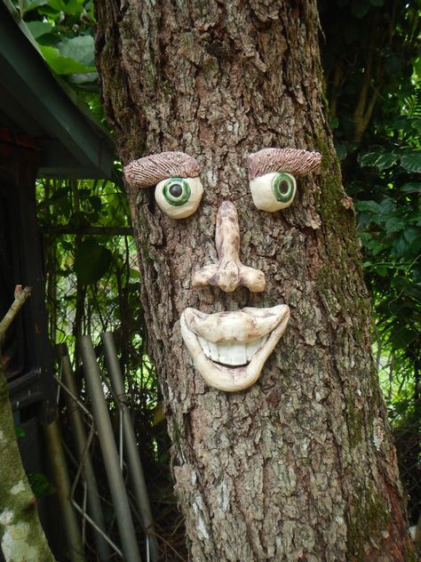 Happy Tree Face-Handmade Ceramic Tree Face by Uturn on Etsy Carol Ann, Tree Faces, Concrete Garden, Organic Gardening Tips, Outdoor Wall Decor, Tree Art, Urban Garden, Garden Lighting, A Face