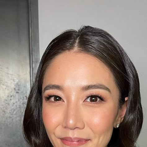 Natural Glowy Makeup Bridesmaid, Bridal Makeup Half Asian, Natural Wedding Makeup Asian Monolid, Korean Makeup Bridal, Asian Bridal Makeup Monolid, Coral Wedding Makeup, Natural Glowy Makeup Asian, Bridal Makeup Asian Brides Soft Glam, Asian Wedding Hair Down