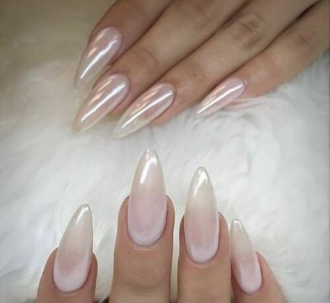 Chrome Nails Matte, White Chrome Powder, Chrome Nails Silver, White And Green Nails, Statement Nails, Tan Nails, White Chrome Nails, Black Nail Design, Nails Acrylic Designs