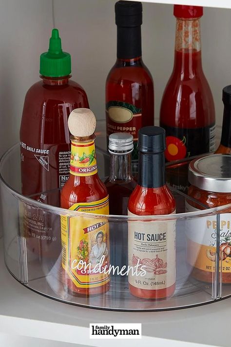 Small Pantry Organization, Minimalist Organization, Perfect Pantry, Hot Chili Sauce, Home Edit, Pantry Organizers, Small Pantry, Kitchen Cabinet Styles, The Home Edit