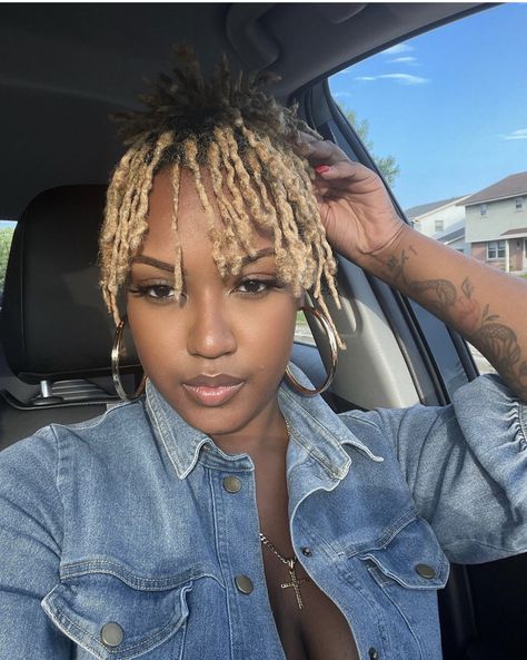 Blonde Ombré Locs, Ash Blonde Locs, Brown Skin Blonde Hair, Loc Growth, Blonde Locs, Short Dreadlocks, Ashy Blonde Hair, Loc Nation, Short Dreadlocks Styles