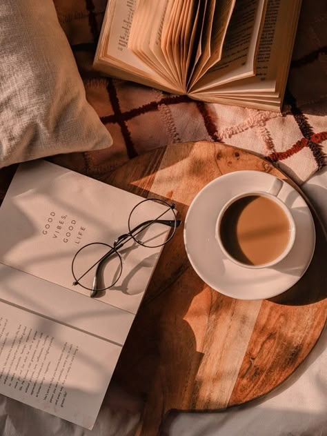 Books With Coffee Aesthetic, Autumn And Books Aesthetic, Tea And Books Photography, Tea Book Aesthetic, Books Esthetics, Life Style Photography At Home, Aesthetic Pictures Of Books, Tea And Books Aesthetic, Coffee And Book Aesthetic