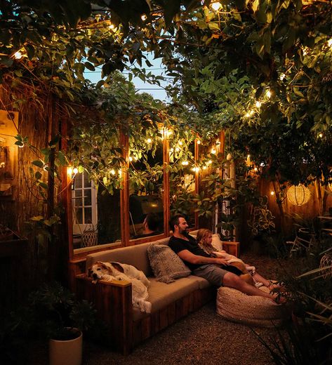 Outdoor Movie Night in a Small Garden | The Tiny Canal Cottage Backyard Night, Outdoor Movie Night, Cottage Outdoor, Small Courtyard Gardens, Small Courtyards, Outdoor Movie, Small Backyard Patio, Movie Nights, Small Garden Design