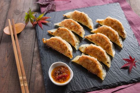 Chicken Mushroom Gyoza Gyoza Aesthetic, Mushroom Gyoza, Gyoza Recipe, Asian Dumplings, Dumpling Recipes, Japanese Dumplings, Bamboo Steamer, California San Francisco, Pbs Food