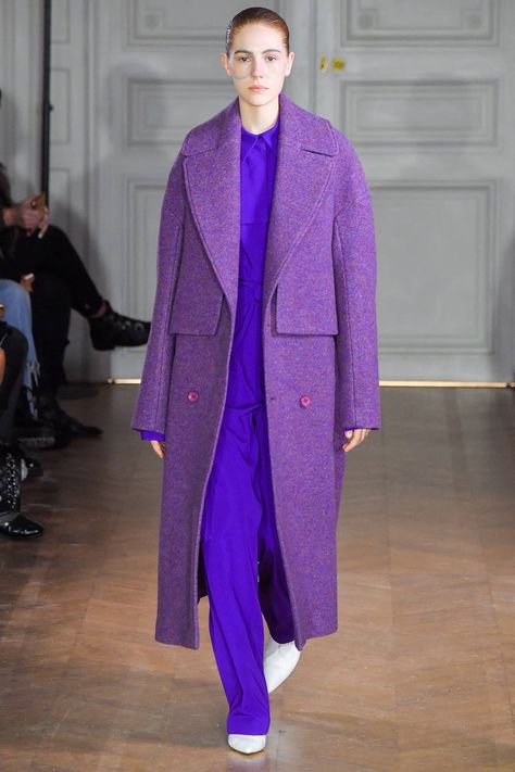 Red Leather Skirt, Purple Coat, Colour Trends, Purple Outfits, Zac Posen, Fashion Weeks, 가을 패션, Purple Fashion, Fall Sweaters