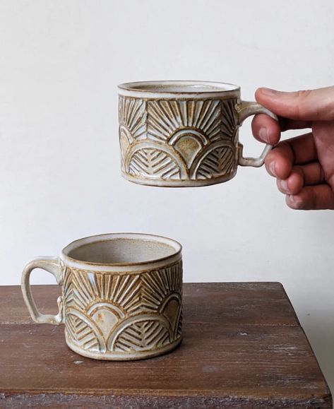 Handmade Cups Ideas, Handmade Pottery Mugs Ideas, Pottery Coffee Cup, Pottery Sets Ideas, Handmade Cups Ceramic Pottery, Ceramics Ideas Pottery Inspiration, Pottery Making Ideas, Clay Cup Ideas, Pineapple And Coconut Cake