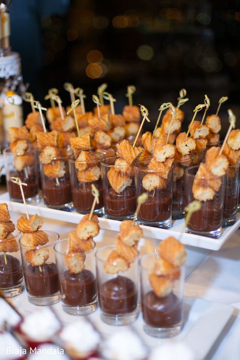 Catering Food Displays, Wedding Snacks, Wedding Food Drink, Party Food Buffet, Catering Ideas Food, Party Food Platters, Wedding Dessert Table, Catering Food, Food Displays