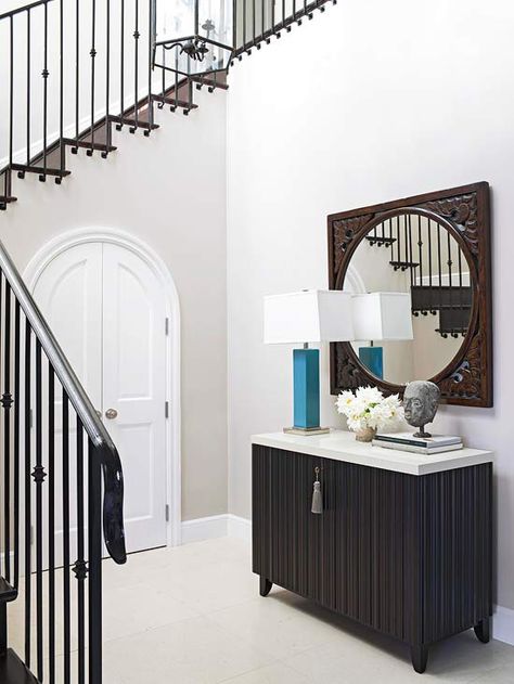 Black-&-White Grandeur Entryway Ideas Contemporary, Masculine Entryway, Contemporary Entryway Ideas, Chinese Mirror, Entryway Ideas Modern, Modern Entryway Ideas, Vintage Contemporary Decor, Functional Entryway, Creating An Entryway