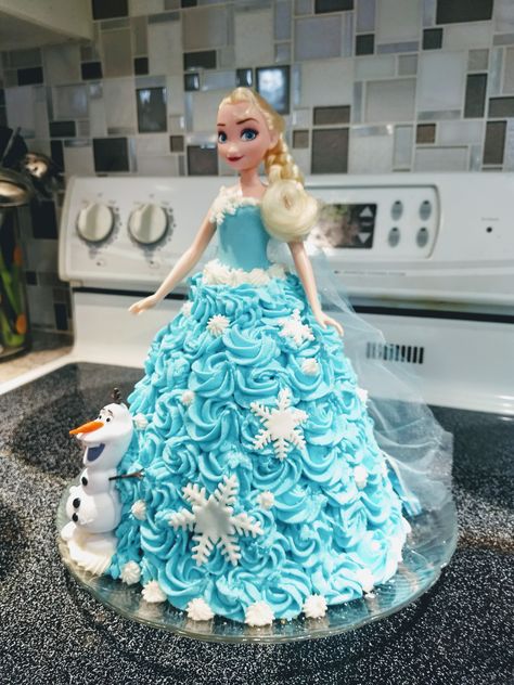 Frozen Doll Cake Design, Frozen Dress Cake, Homemade Elsa Cake, Elsa Doll Cake Ideas, Elsa Doll Birthday Cake, Elsa Princess Cake, Diy Elsa Cake, Doll Cake Design Simple, Frozen Barbie Cake