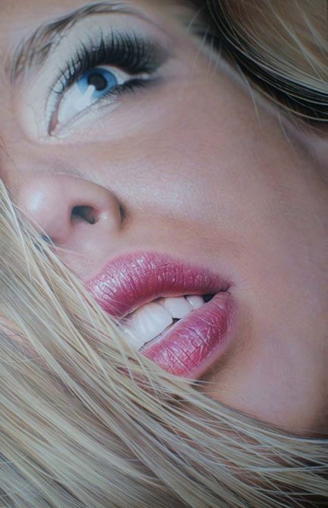 Acrilico de Simon Hennessey Hyperrealism Paintings, Hyper Realistic Paintings, Realism Painting, Airbrush Art, Realistic Paintings, Realism Art, Hyperrealism, Photorealism, Realistic Art