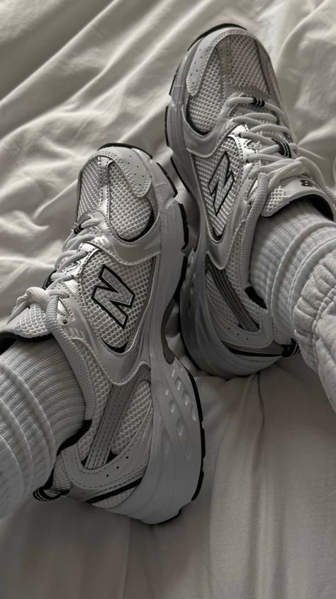 New Balance 530 Silver, Silver New Balance, Angelina Jolie Hair, Silver Outfit, Silver Outfits, Silver Falls, Gym Fits, New Balance Shoes, Casual Style Outfits