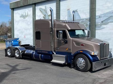 Peterbilt 567, Peterbilt 386, Trucks For Sell, Truck Life, Big Boyz, American Trucks, Tractor Trailer Truck, Peterbilt 389, Future Trucks