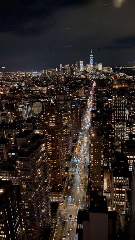 Night City Aesthetic, Kota New York, City View Night, City Life Aesthetic, Amtrak Train, New York Night, Nyc Life, Night Scenery, New York Life