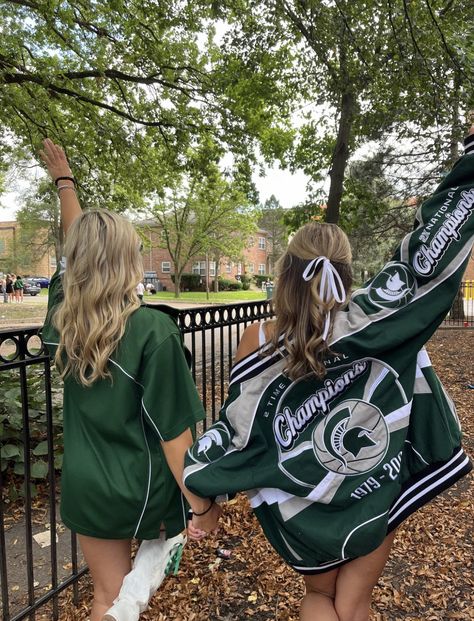 University Of Michigan Game Day Outfits, Msu Gameday Outfits, College Spirit Outfits, Usf Game Day Outfit, Michigan State University Outfits, Msu Game Day Outfit, Green Gameday Outfit, Green Game Day Outfit, Michigan State Game Day Outfit