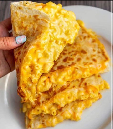 Cheese Quesadilla, Food Therapy, Yummy Comfort Food, Sweet Snacks Recipes, Delicious Snacks Recipes, Food Recepie, Easy Baking Recipes, Food Obsession, Cafe Food