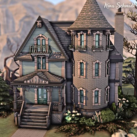 Sims 4 Haunted House Build, Ts4 Victorian House, Sims 4 Gothic House Plans, Spooky House Exterior, Sims Haunted House, Sims 4 Spooky House, Sims 4 Forgotten Hollow House, Sims 4 Ravenwood House, Sims 4 Witch House Floor Plans