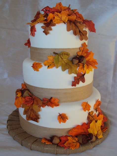 Fall Wedding Cake Designs, Wedding Cake Fall Colors, Fall Theme Cakes, Fall Leaf Cake, Autumn Wedding Cakes, Engagement Party Cake, Thanksgiving Wedding, Wedding Cake Flavors, Thanksgiving Cakes