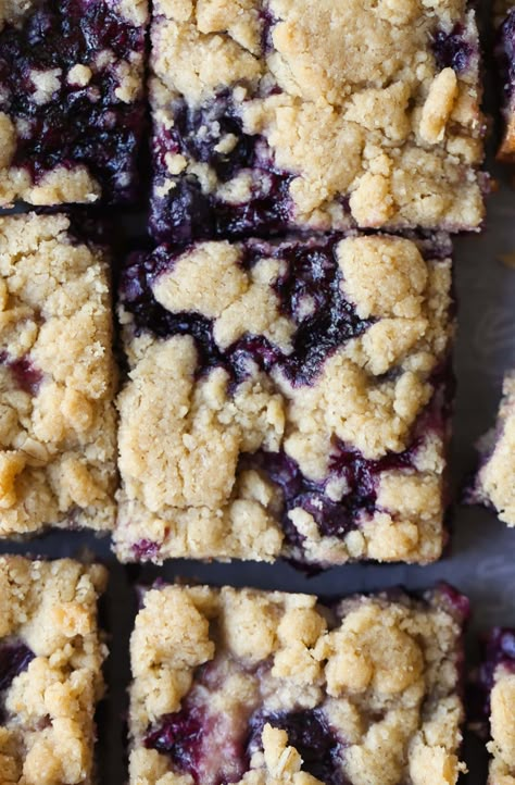 Buttery, sweet Blueberry Crumble Bars! This recipe is outrageously good, bursting with blueberries, and topped with the most delicious crumb topping ever! #cookiesandcups #blueberries #dessert Easy Blueberry Dessert, Blueberry Crumble Recipes, Easy Blueberry Desserts, Berry Crumble Bars, Graham Cracker Dessert, Crumble Recipes, Blueberry Recipe, Blueberry Crumb Bars, Blueberry Desserts Recipes